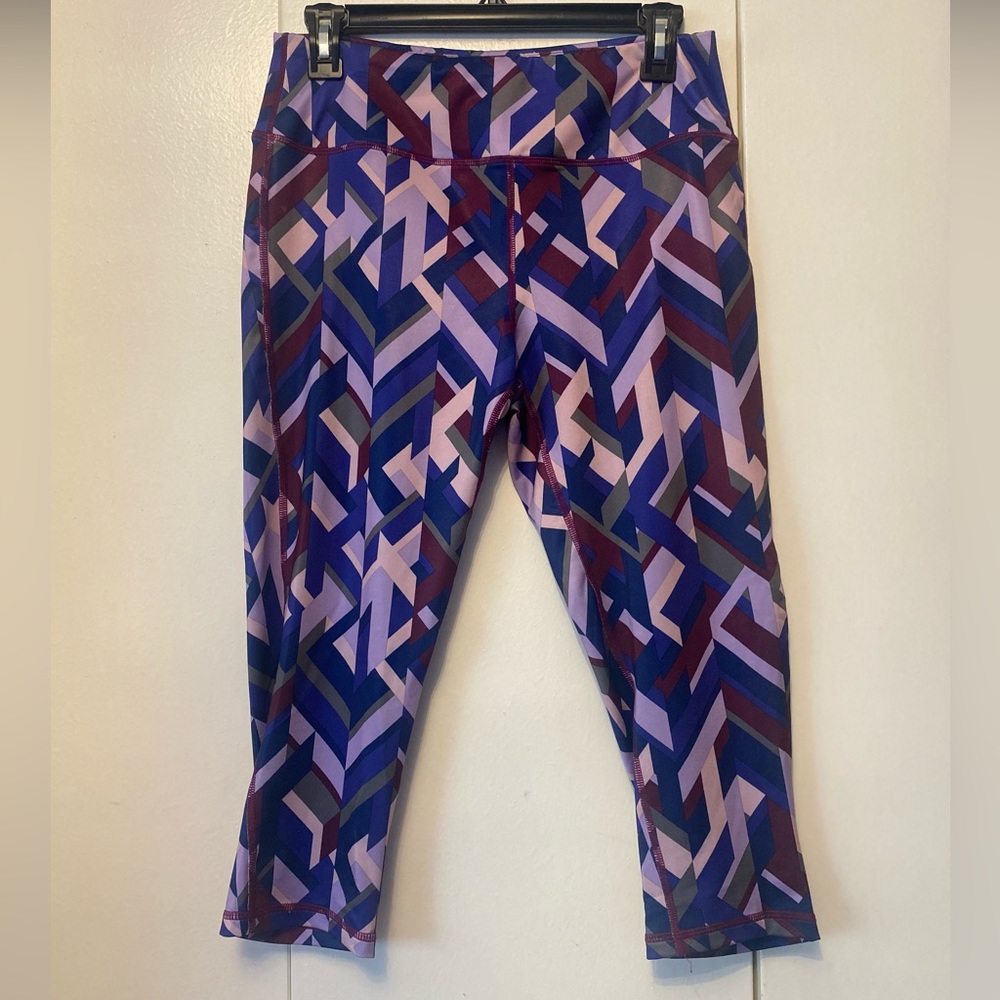 🧘Pro Player Moisture Wicking Capri Pants Size M - Gently Used!